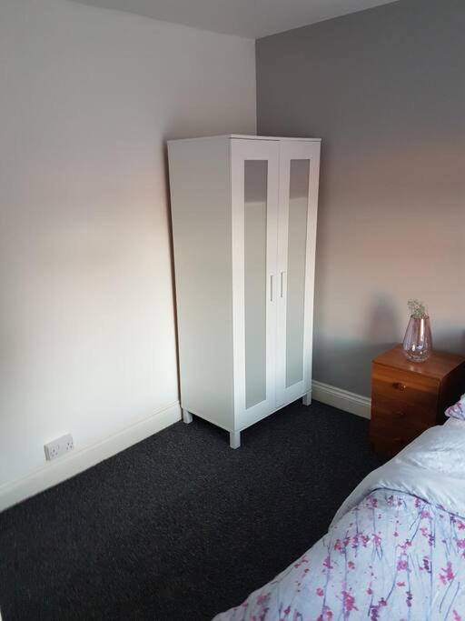 Two Bedroom Maisonette Close Towarwick Uni Coventry Exteriér fotografie