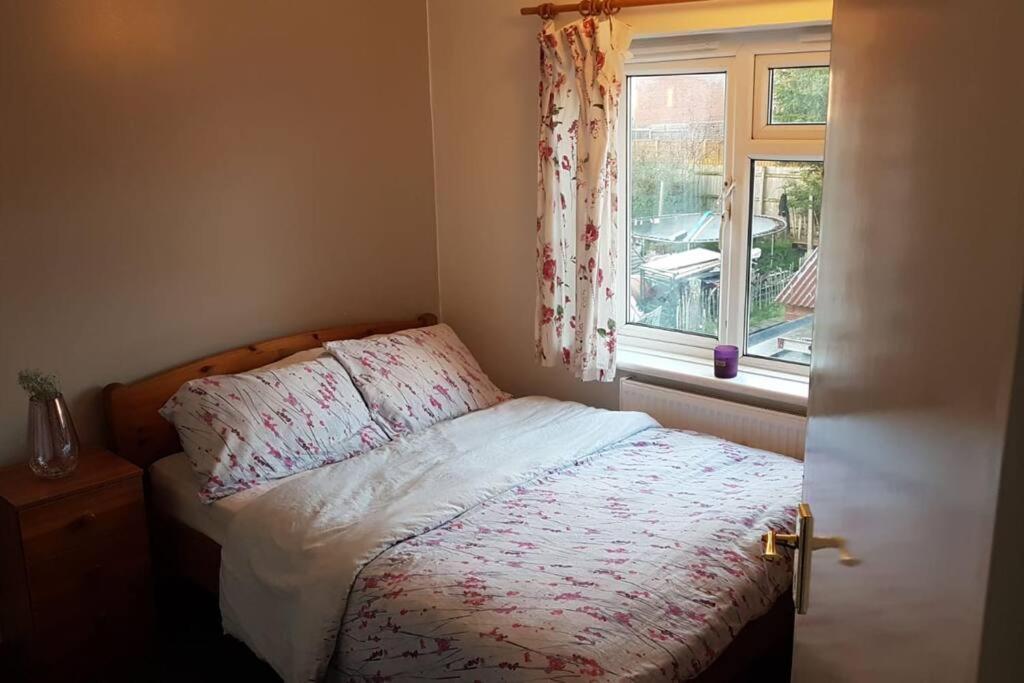 Two Bedroom Maisonette Close Towarwick Uni Coventry Exteriér fotografie